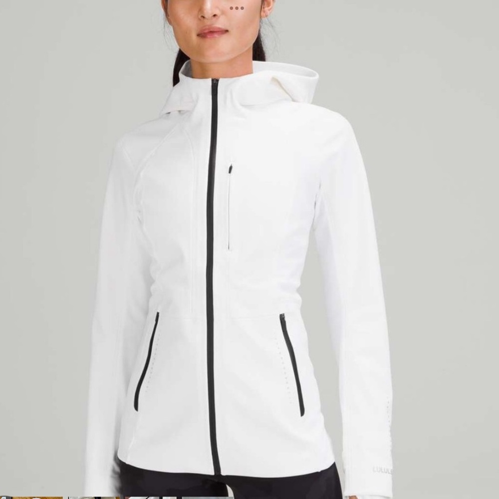 Lululemon cross chill jacket white size 0!